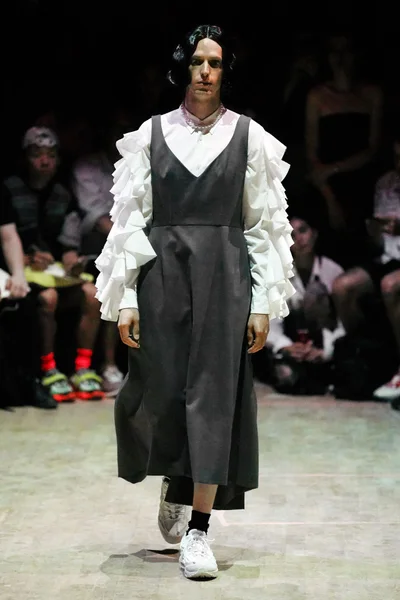 Look 25